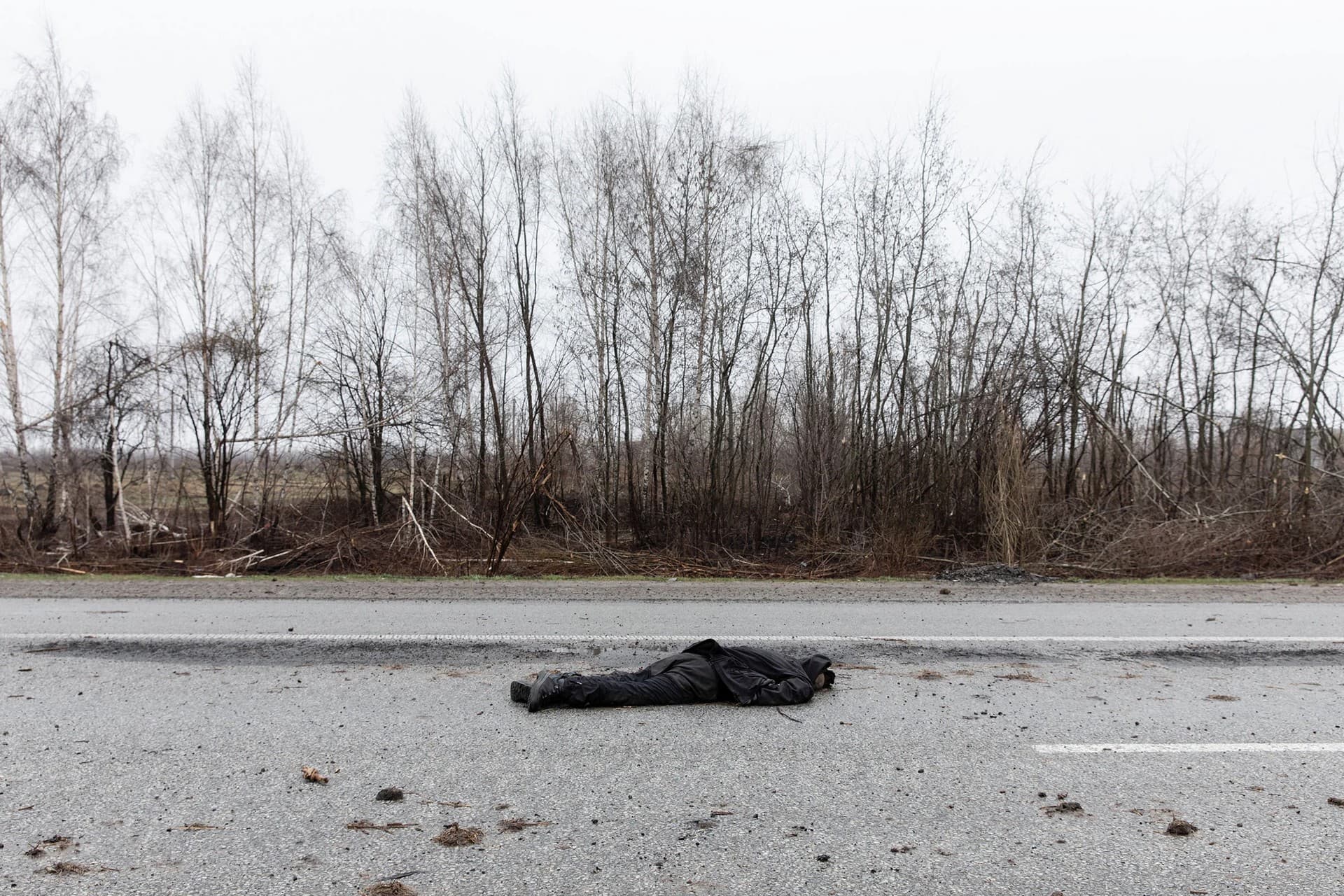 A body is seen on a highway 20 kilometers from Kyiv