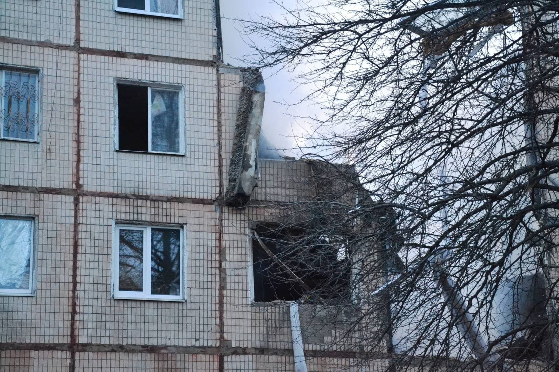 The aftermath of the Russian attack on an apartment building in Sumy on 13 March